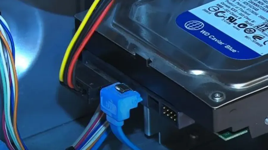 Cáp SATA ổ cứng Tháo cáp ổ cứng SATA để sửa lỗi cài Win